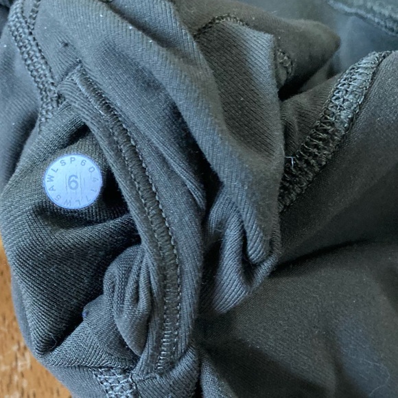 Beautiful lululemon leggings size 6 green color - Picture 8 of 11